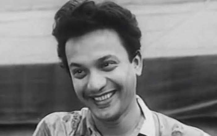 মহানায়কের আজ জন্মদিন