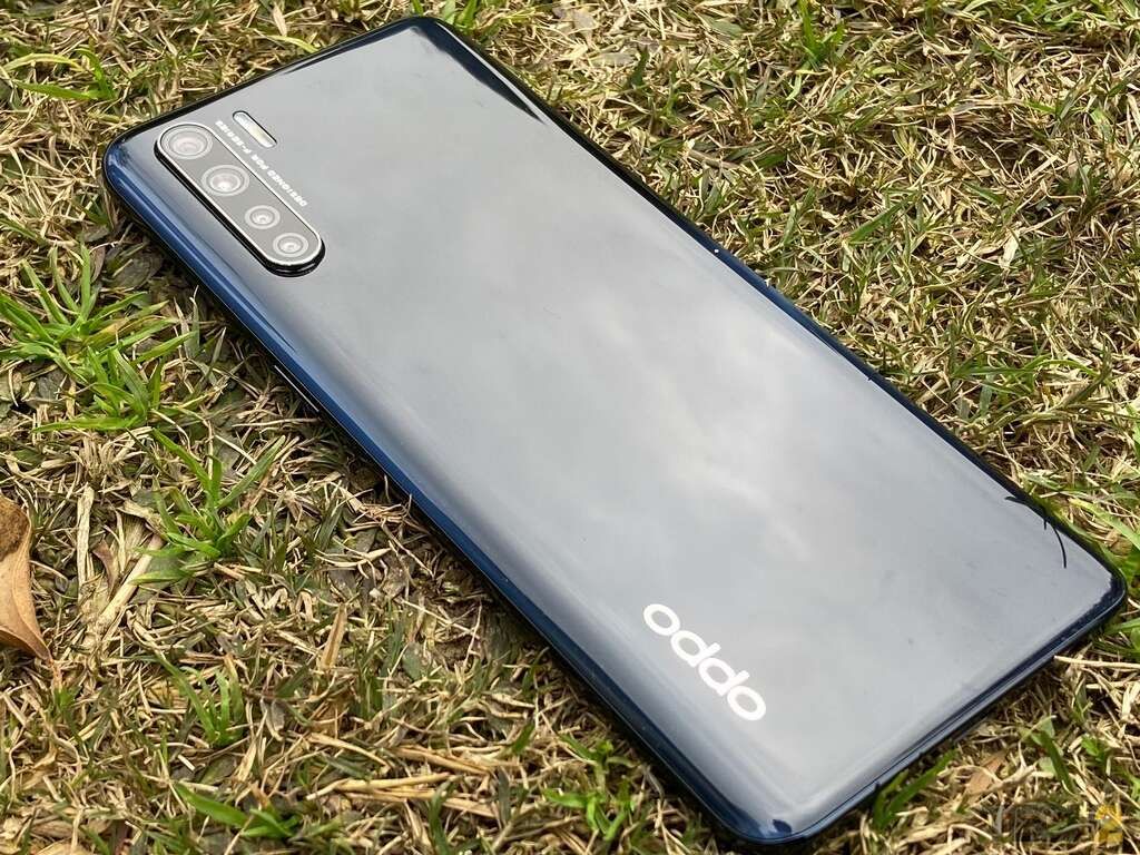 বাজারে এলো আল্ট্রা স্লিম স্মার্টফোন Oppo F15
